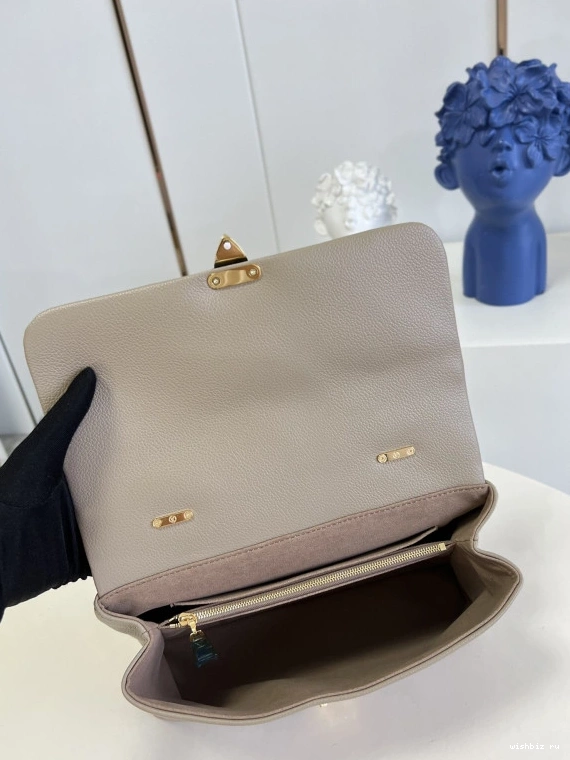 WIS MADELEINE LOUIS VUITTON MM 0821
